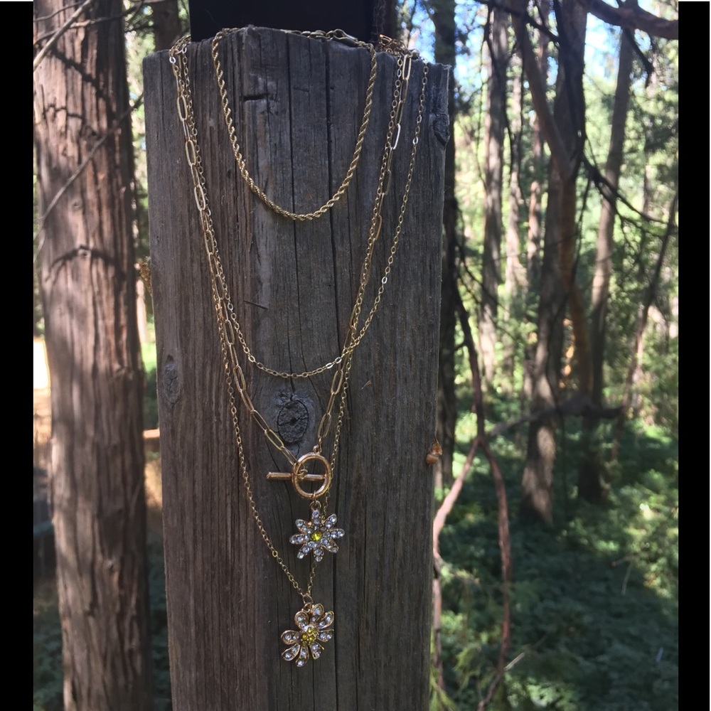Rhinestone daisy on gold 3 swag lariat necklace/bracket - Picture 2 of 6